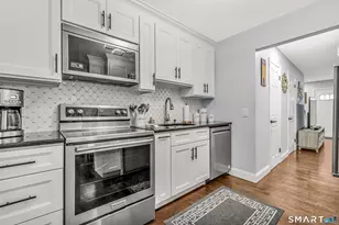 40 Orangewood W, Derby, CT 06418 - Photo 8