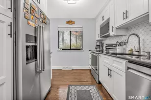 40 Orangewood W, Derby, CT 06418 - Photo 10