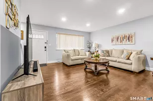 40 Orangewood W, Derby, CT 06418 - Photo 4