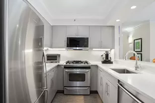 25 Forest St, Stamford, CT 06901 - Photo 4