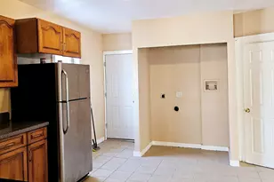 124 Division St, Waterbury, CT 06704 - Photo 2