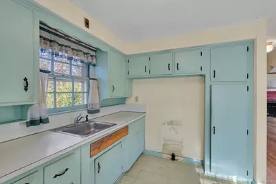 16 Coleman Road, Manchester, CT 06042 - Photo 6