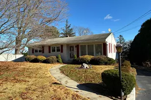 21 Ridge Dr, Montville, CT 06382 - Photo 1