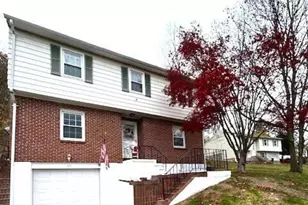 30 Clinton Pl, Wallingford, CT 06492 - Photo 2