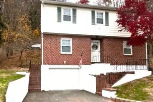 30 Clinton Pl, Wallingford, CT 06492 - Photo 1