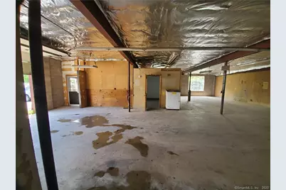 19 Sandscreen Road #Left Side, Avon, CT 06001 - Photo 18