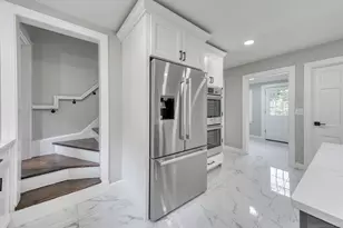 175 Scarborough St, Hartford, CT 06105 - Photo 8