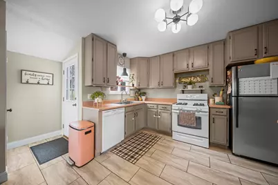 19 Thomas Street, Windsor Locks, CT 06096 - Photo 10