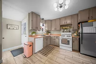 19 Thomas St, Windsor Locks, CT 06096 - Photo 10