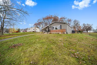 19 Thomas Street, Windsor Locks, CT 06096 - Photo 2