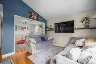 19 Thomas St, Windsor Locks, CT 06096 - Photo 4