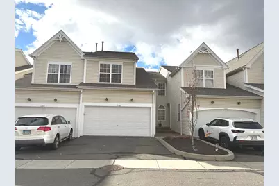 1206 Eaton Court #1206, Danbury, CT 06811 - Photo 2