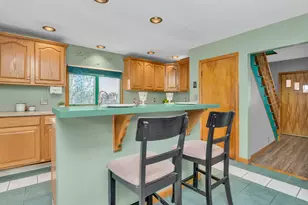 22 Lewis St, Naugatuck, CT 06770 - Photo 8