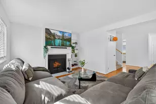 30 Larkspur Dr, Cromwell, CT 06416 - Photo 4