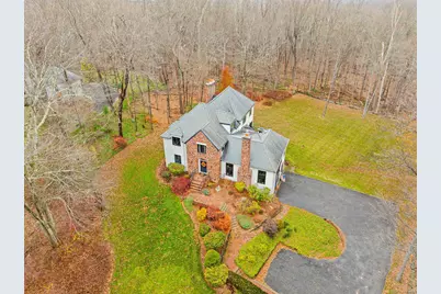 40 Hull Place, Ridgefield, CT 06877 - Photo 2