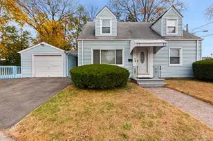 95 Elmer Ave, Hamden, CT 06514 - Photo 2