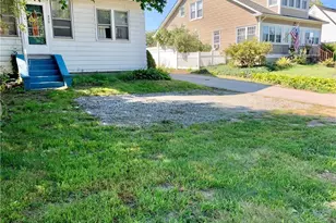 486 Mohegan Ave Pkwy, Waterford, CT 06375 - Photo 2