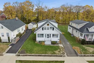 41 Sterling Pl, Stamford, CT 06907 - Photo 2