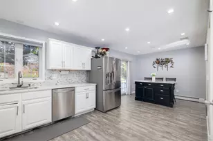 76 Kenmore Ave, Waterbury, CT 06708 - Photo 6