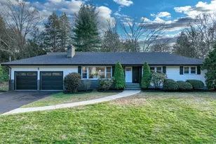 90 Lu Manor Dr, Fairfield, CT 06825 - Photo 1