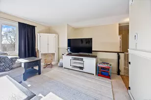 25 Parkwood Ave, Waterbury, CT 06708 - Photo 8