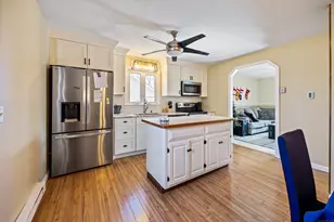 25 Parkwood Ave, Waterbury, CT 06708 - Photo 10