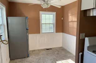 213 Larkin Ct, Stratford, CT 06615 - Photo 12