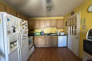 37 Morris Ln, Milford, CT 06460 - Photo 4