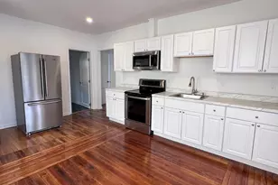 36 Vermont St, Waterbury, CT 06704 - Photo 8