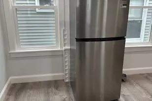 2078 Seaview St, Bridgeport, CT 06610 - Photo 2