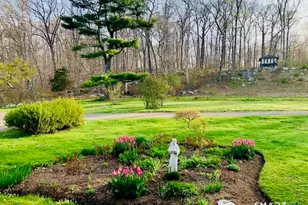 90 Duck Hole Rd, Guilford, CT 06437 - Photo 4