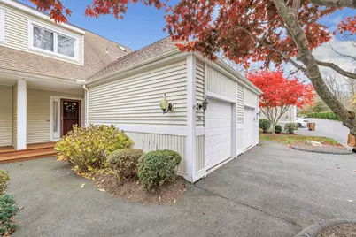 304 Summerfield Gardens #304, Shelton, CT 06484 - Photo 4