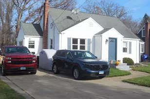 11 Parkview Dr, Southington, CT 06479 - Photo 2