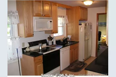 16 Madison Street, East Hartford, CT 06118 - Photo 2