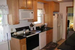 16 Madison St, East Hartford, CT 06118 - Photo 2