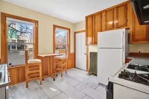 52 Sherman St, Hartford, CT 06105 - Photo 8