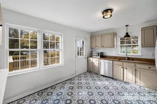 1053 Cutspring Rd, Stratford, CT 06614 - Photo 18
