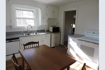 86 Parkway Drive, Stratford, CT 06614 - Photo 4