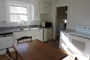 86 Parkway Dr, Stratford, CT 06614 - Photo 4