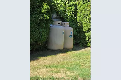 2 Pawcatuck Avenue, Stonington, CT 06379 - Photo 8