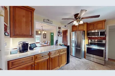 22 Pearl Street, Windsor Locks, CT 06096 - Photo 4