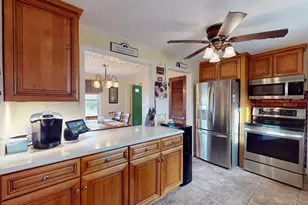 22 Pearl St, Windsor Locks, CT 06096 - Photo 4