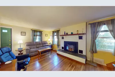 22 Pearl Street, Windsor Locks, CT 06096 - Photo 2