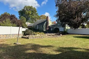 14 Scofield Pl, Norwalk, CT 06855 - Photo 2