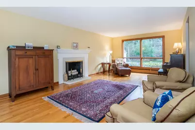 9 Gretel Lane, Simsbury, CT 06070 - Photo 2