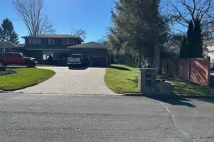 24 Colonial Dr, Waterford, CT 06385 - Photo 2