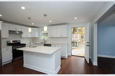 32 Spring Street, Ansonia, CT 06401 - Photo 8