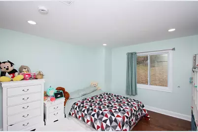 32 Spring Street, Ansonia, CT 06401 - Photo 18