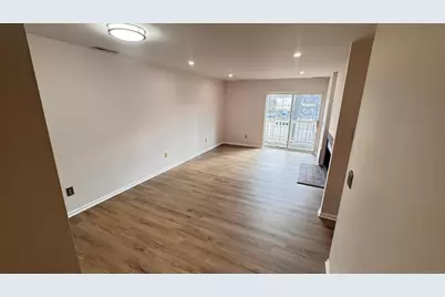 25 Janet Circle #F, Bridgeport, CT 06606 - Photo 2