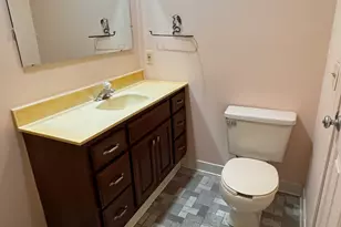 25 Janet Cir, Bridgeport, CT 06606 - Photo 16